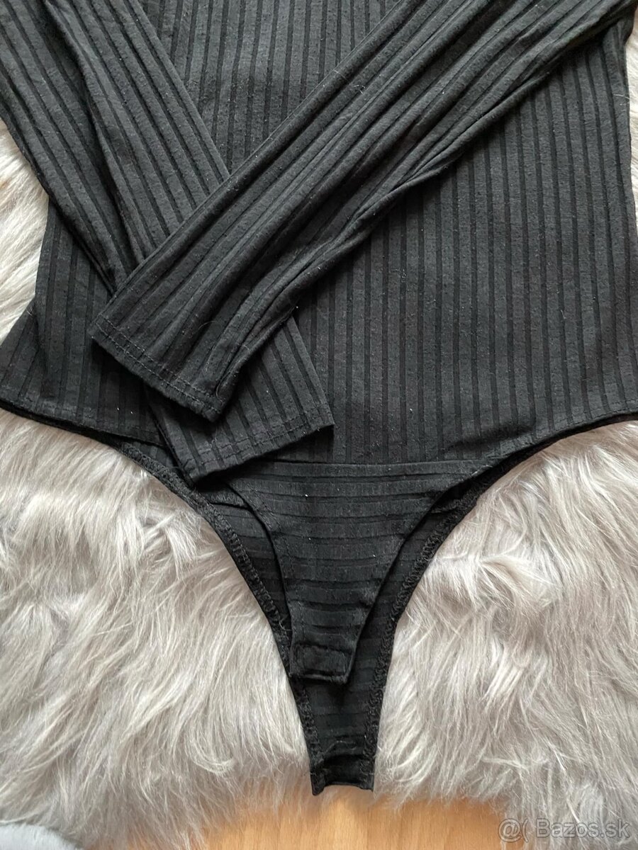 3x čierne body - 5