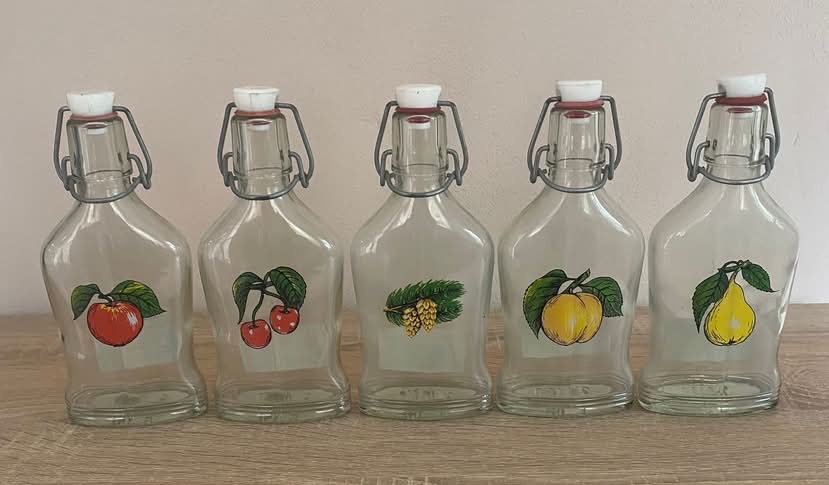 Pijačky a mix ďalších veci zo skla . - 5