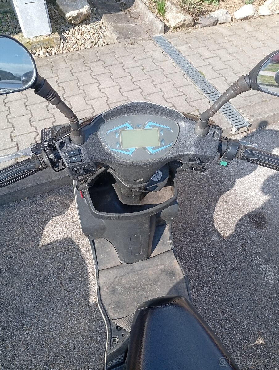 Predám elektrický skúter Lofty - 5