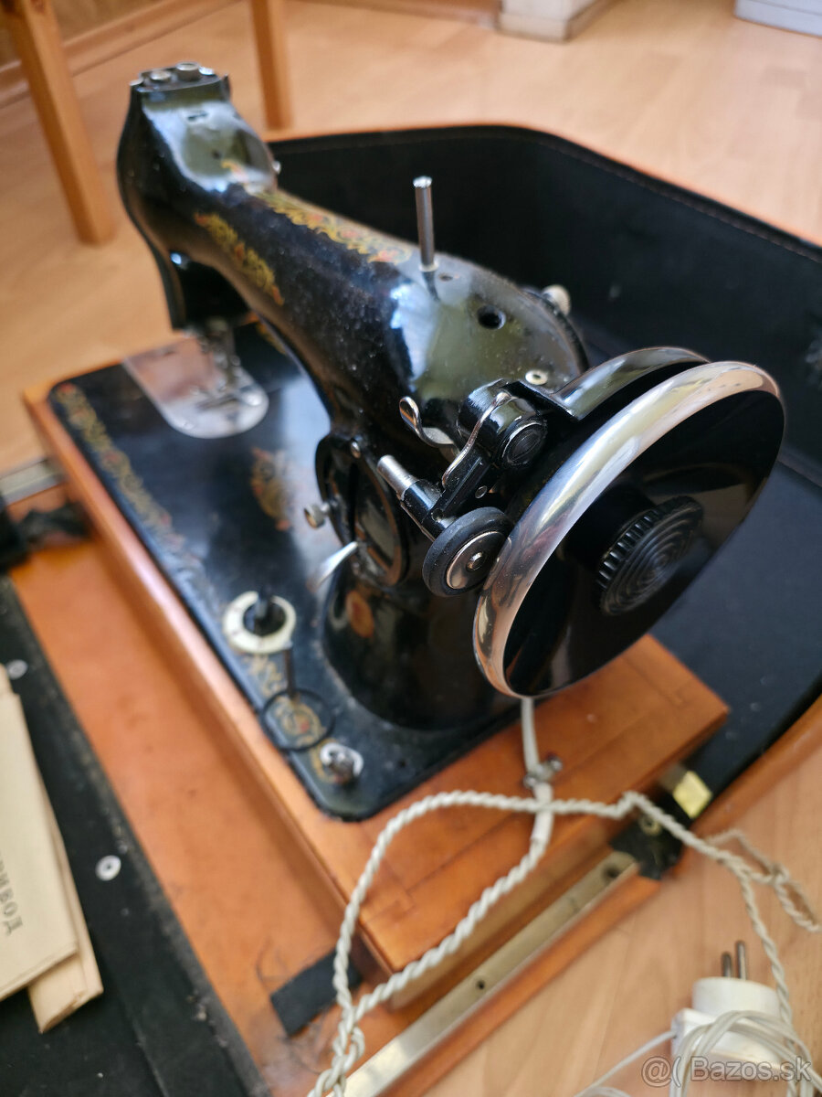 Retro ruský šijací stroj - 5