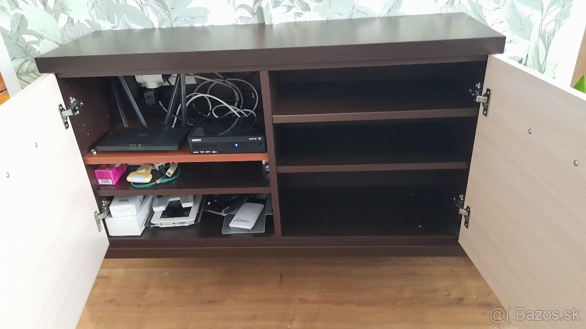 Predám komodu, skrinku pod TV a stolik (obyvacka) - 5