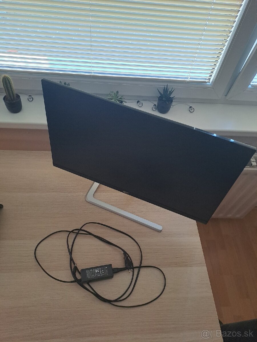 Monitor AOC - 5