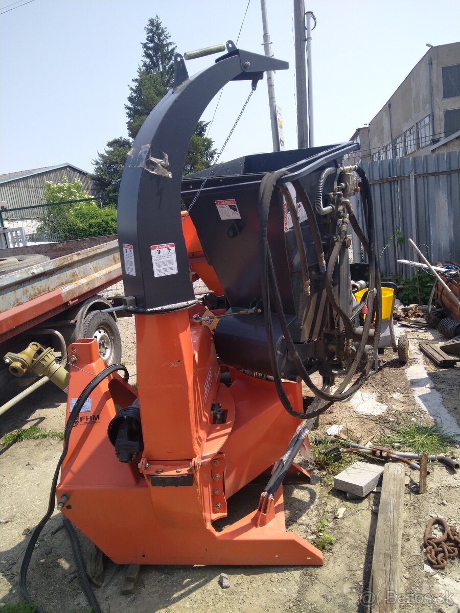 Štiepkovač , Drvič za traktor Dabaki BX92RS - 5