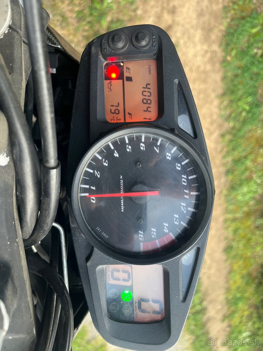 Suzuki GSR 600 rok 2006 - 5