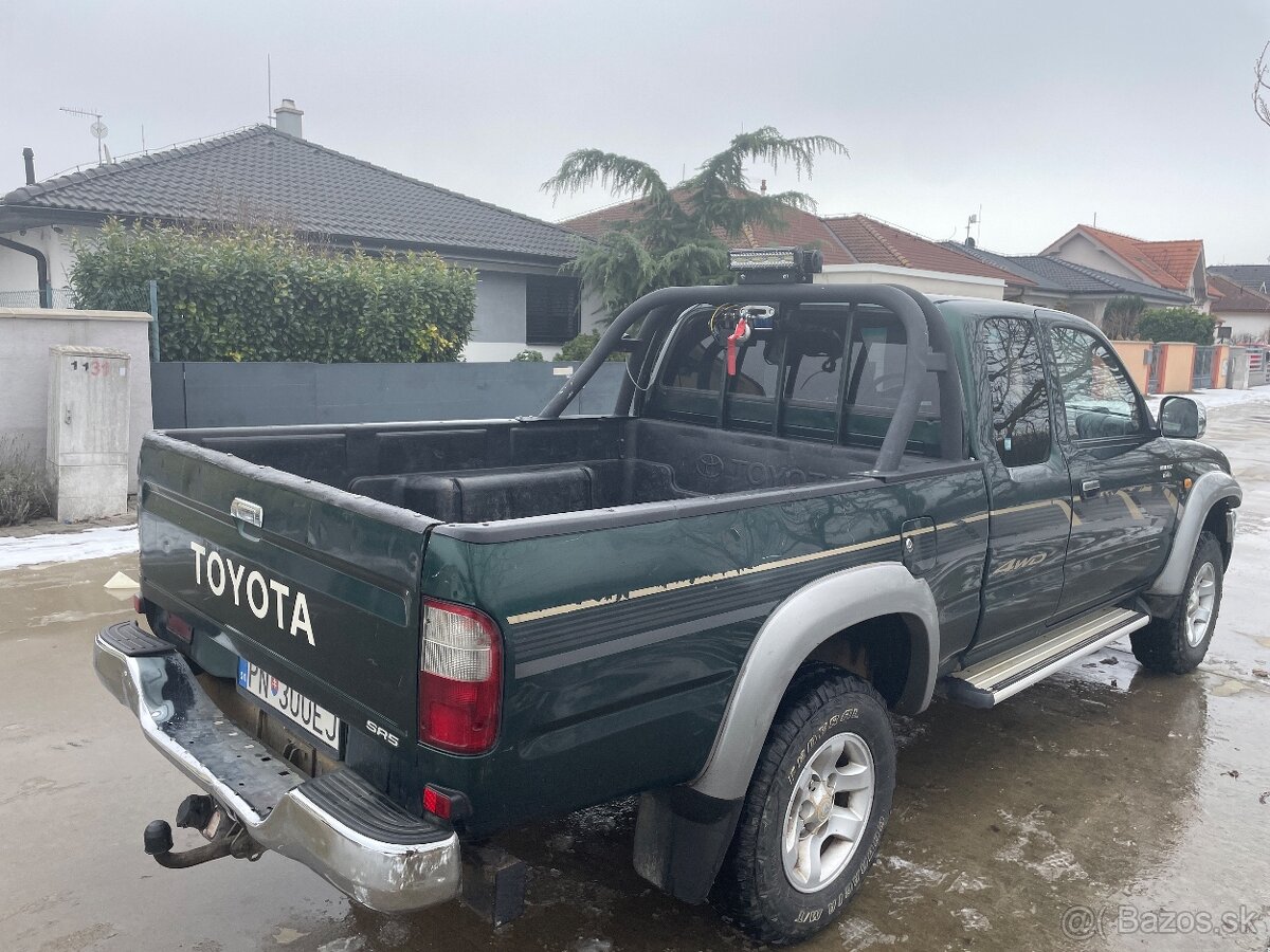 Toyota Hilux 2,5 - 5