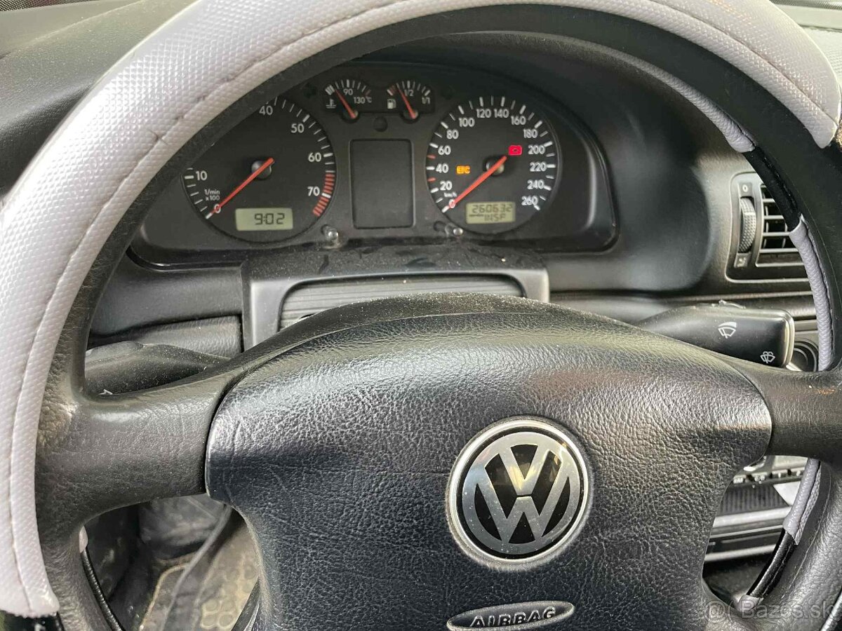 osobné motorové vozidlo - Wolkswagen Passat - 5