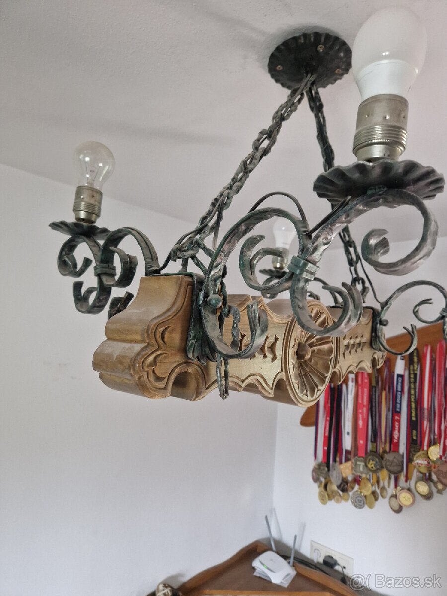 Vyrezávaný dubový luster - 5