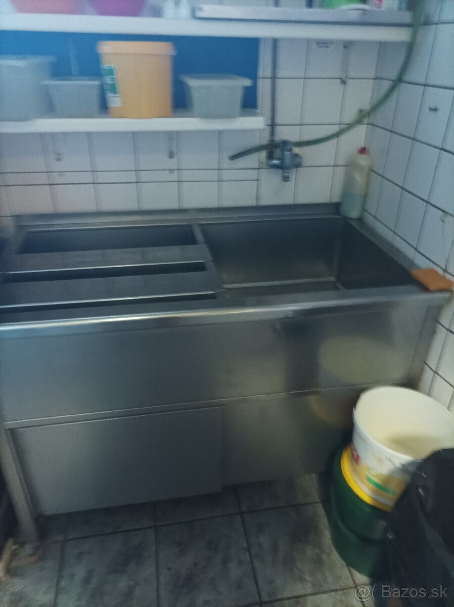 PREDAM CELÉ VYBAVENIE REŠTAURACIE V CENTRE POPRADU. - 5