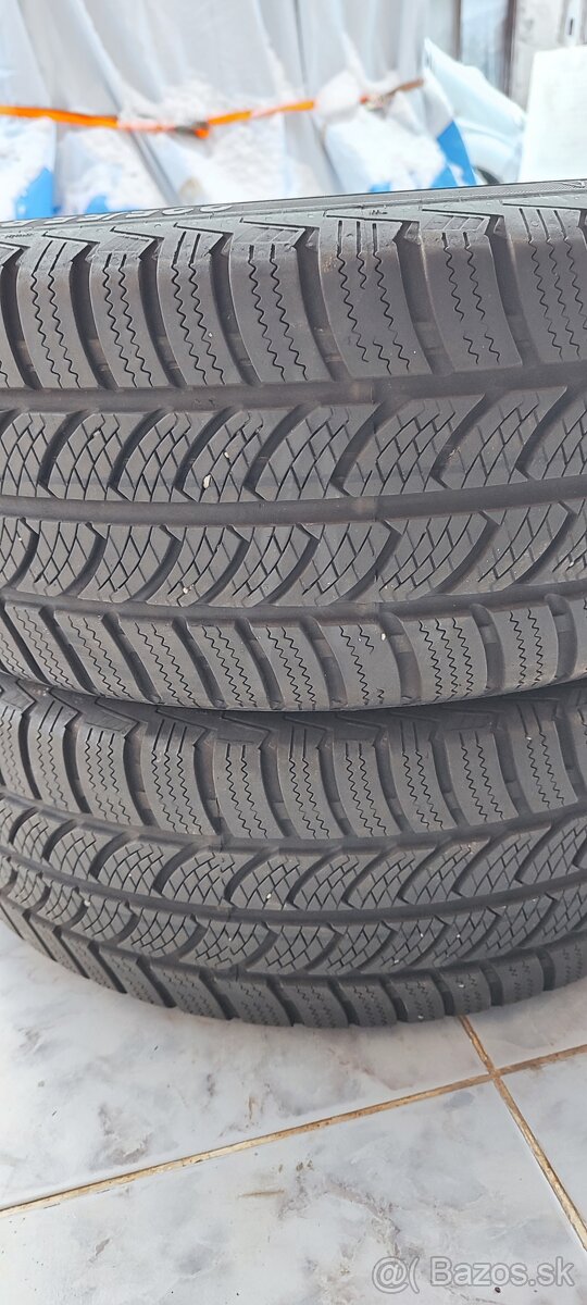 Predám 2ks pneu zimné Continental 225/55R17C - 5