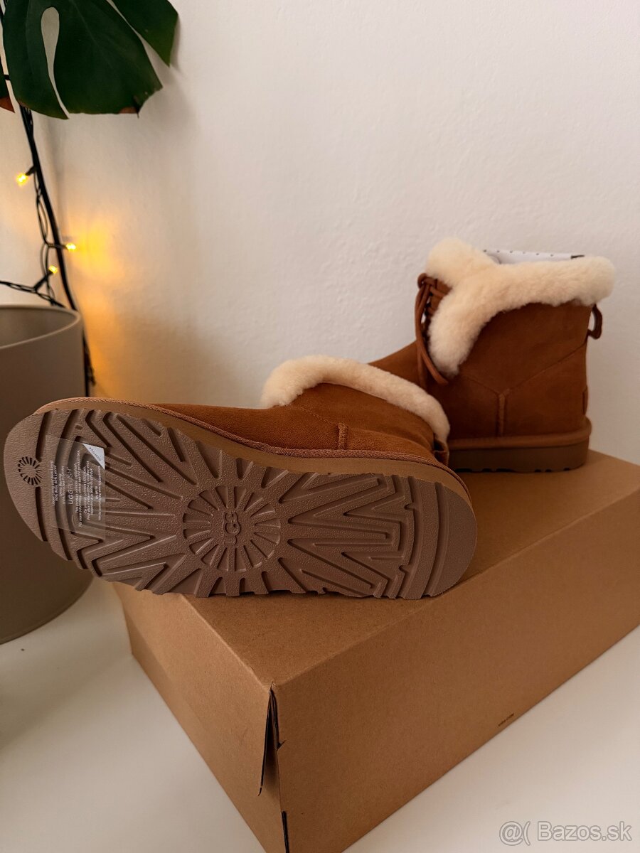 Classic Mini Posy Boot, UGG - 5