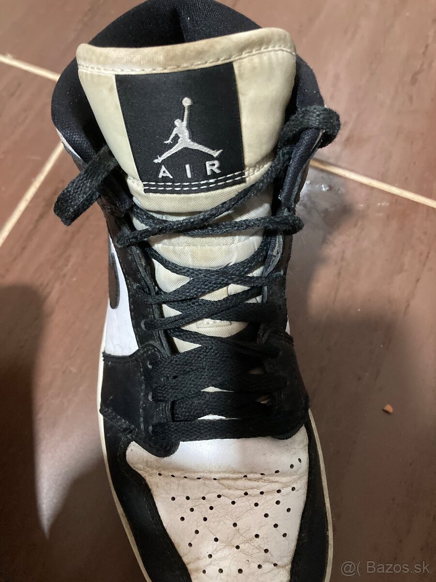 AIR JORDAN 1 Mid - 5