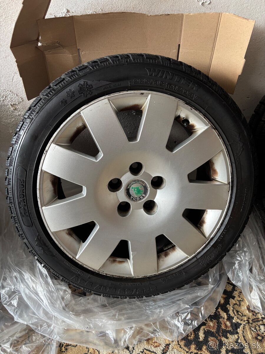 Predám zimné pneumatiky na diskoch ŠKODA 225/45 R17 - 5