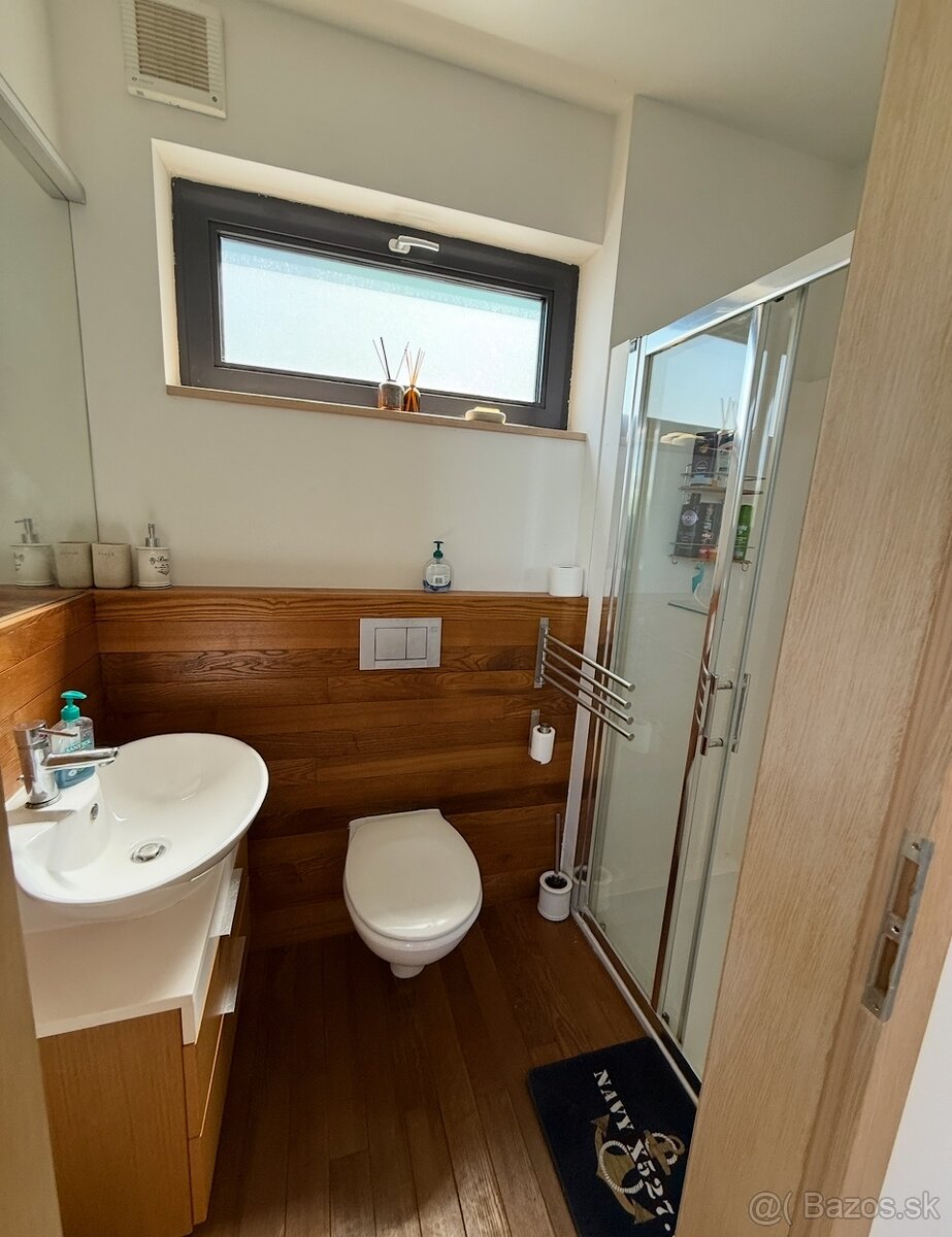 Štýlový hausbót na Dunaji je na predaj - 5