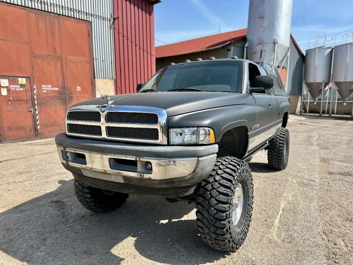 Dodge Ram 1500 V8 5,9 4x4