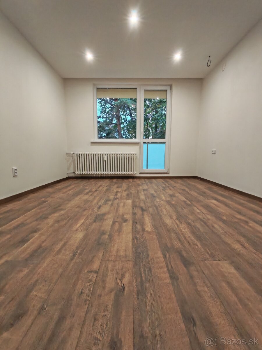 Prenájom - 3 izbový byt s balkónom - 5