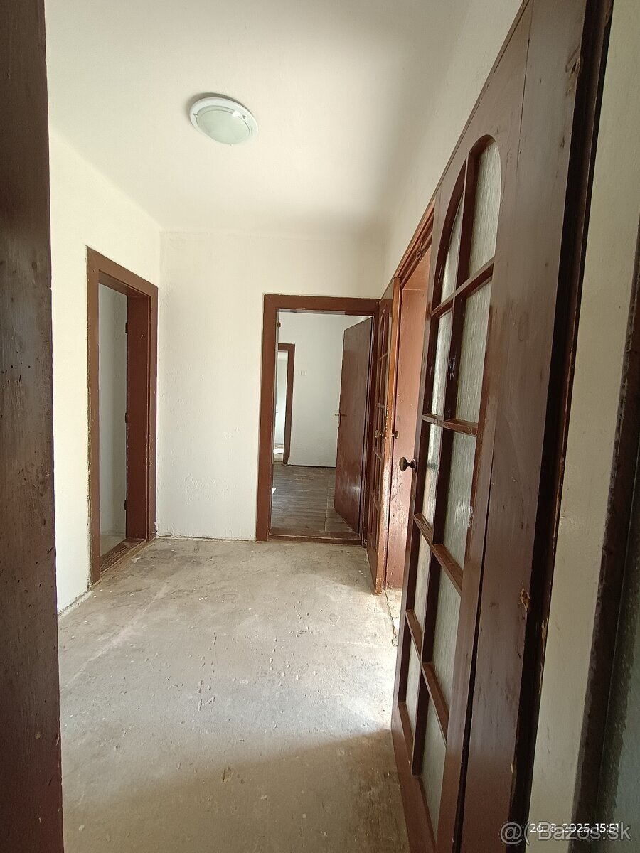 na predaj menší rodinný dom v obcí Bodorová - 5