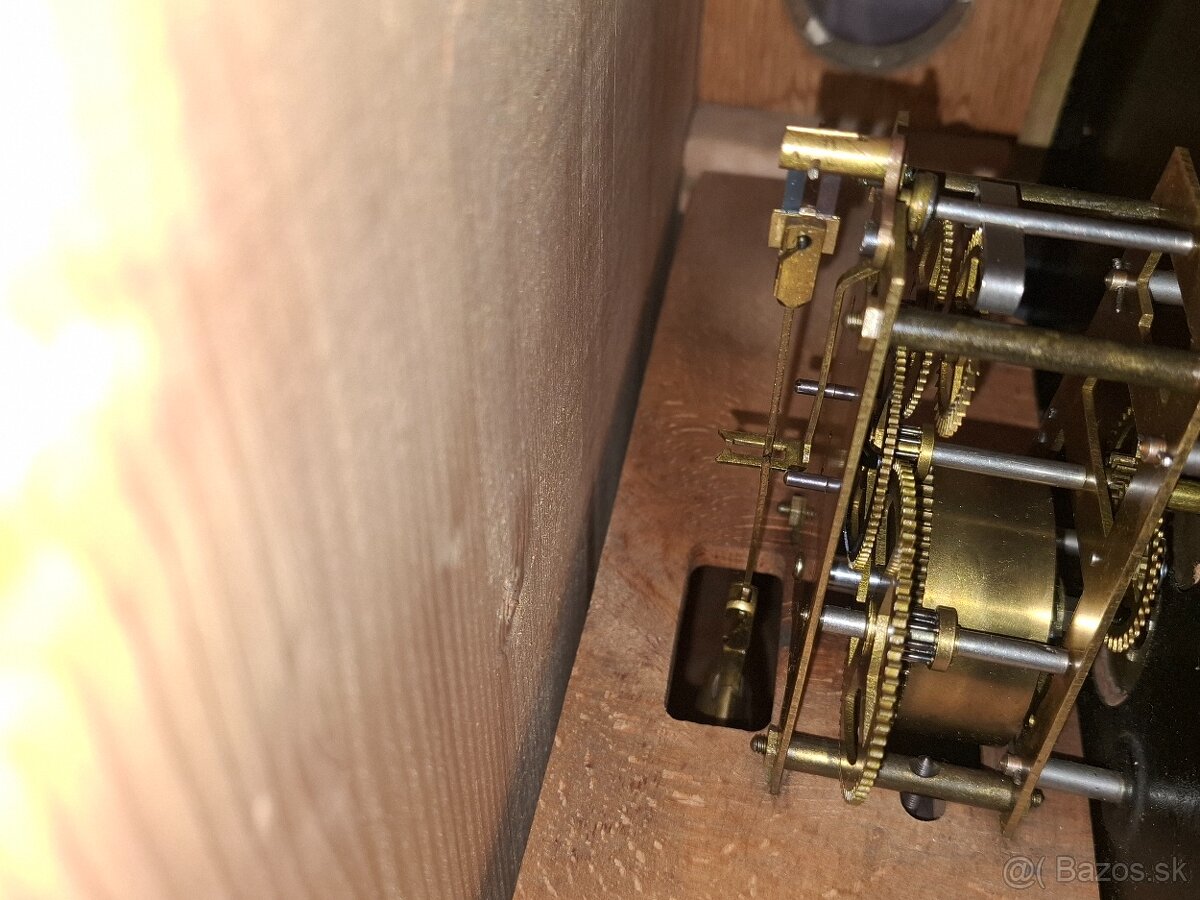 Predám funkčné starožitné nástenné hodiny KIENZLE 80 € - 5