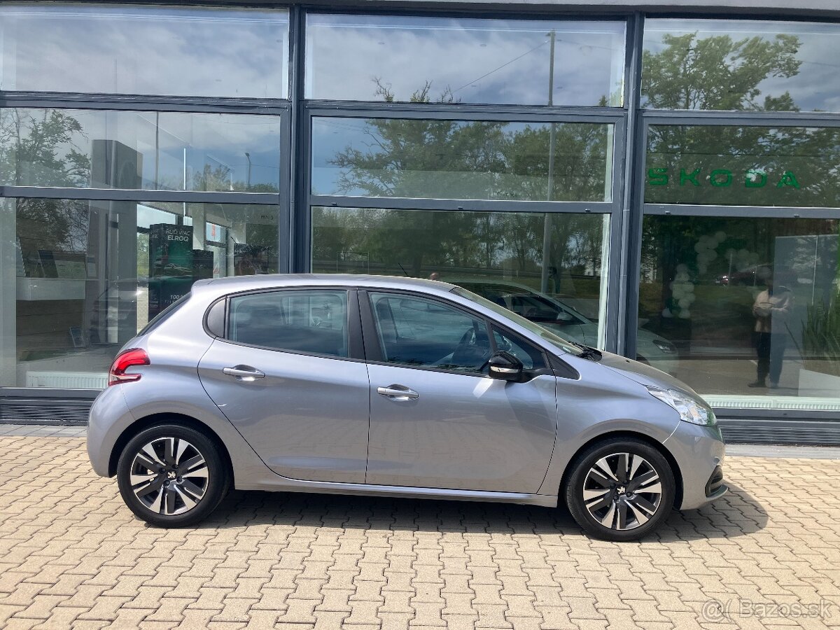 Peugeot 208 1.2i pure tech rok 2019 - 5