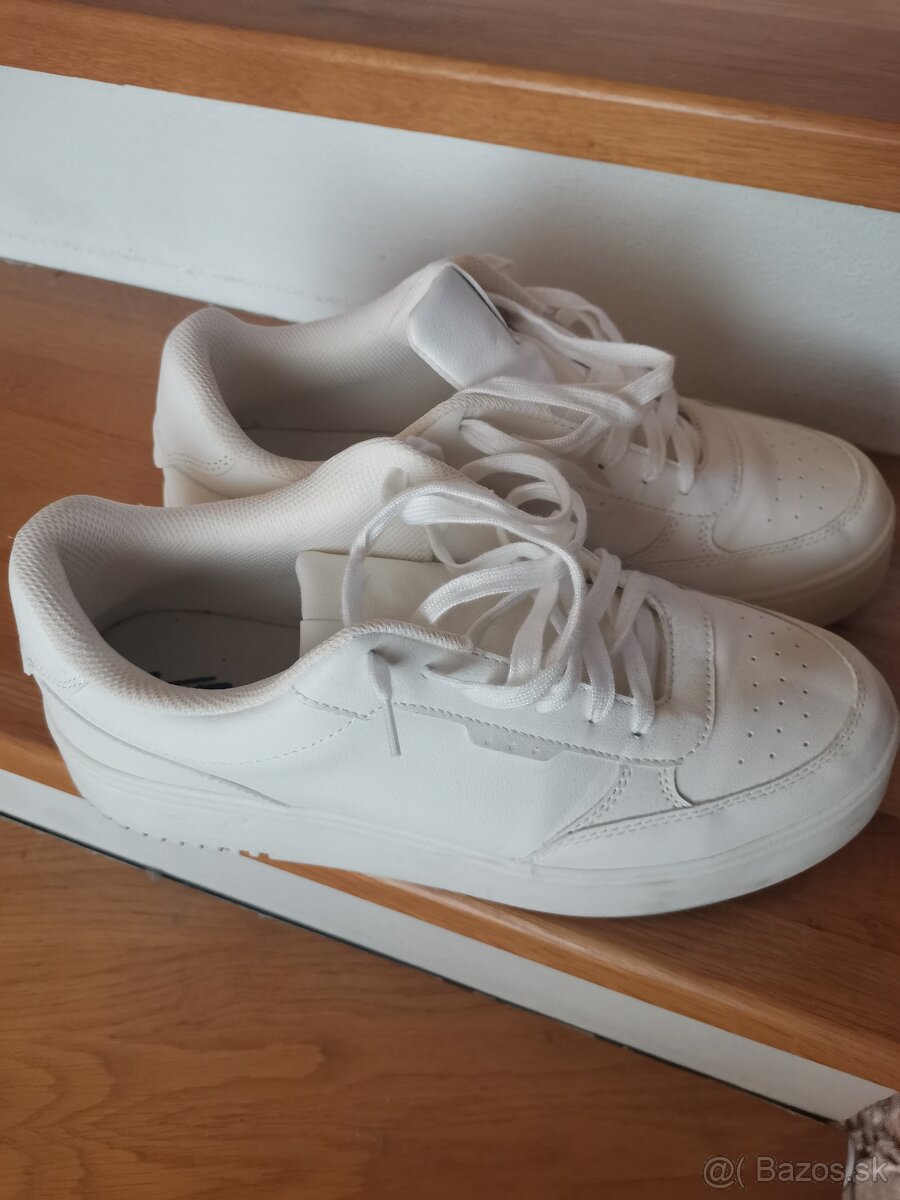 PREDAM TENISKY PULL&BEAR VEL. 44 - 5