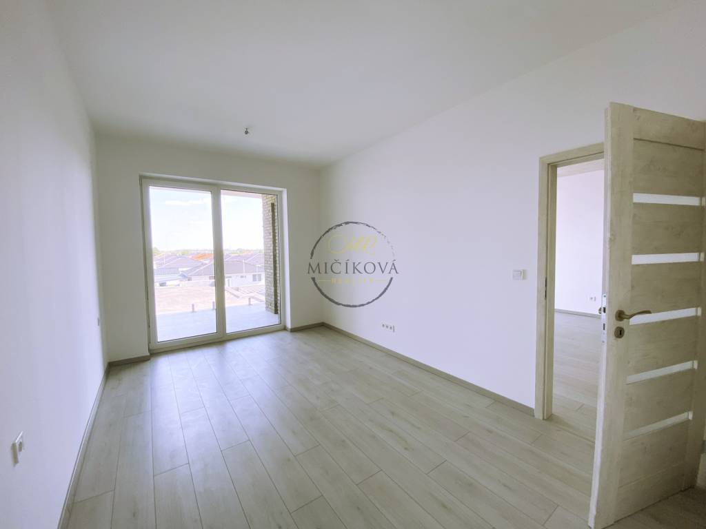 Trojizbový byt s terasou 27,46 m2 v meste Galanta - 5