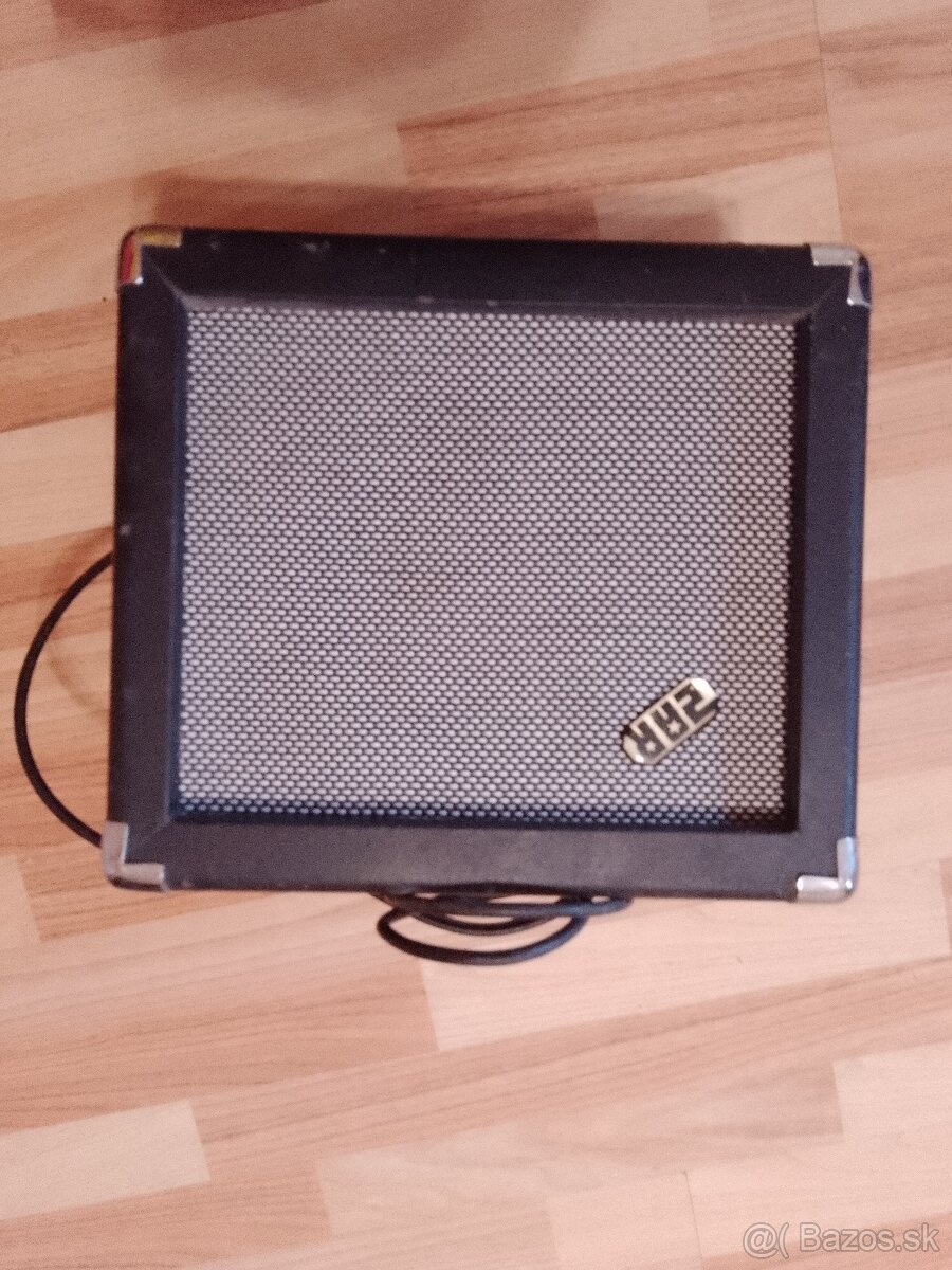 VGS bass gitara + kombo 15W (predané) - 5
