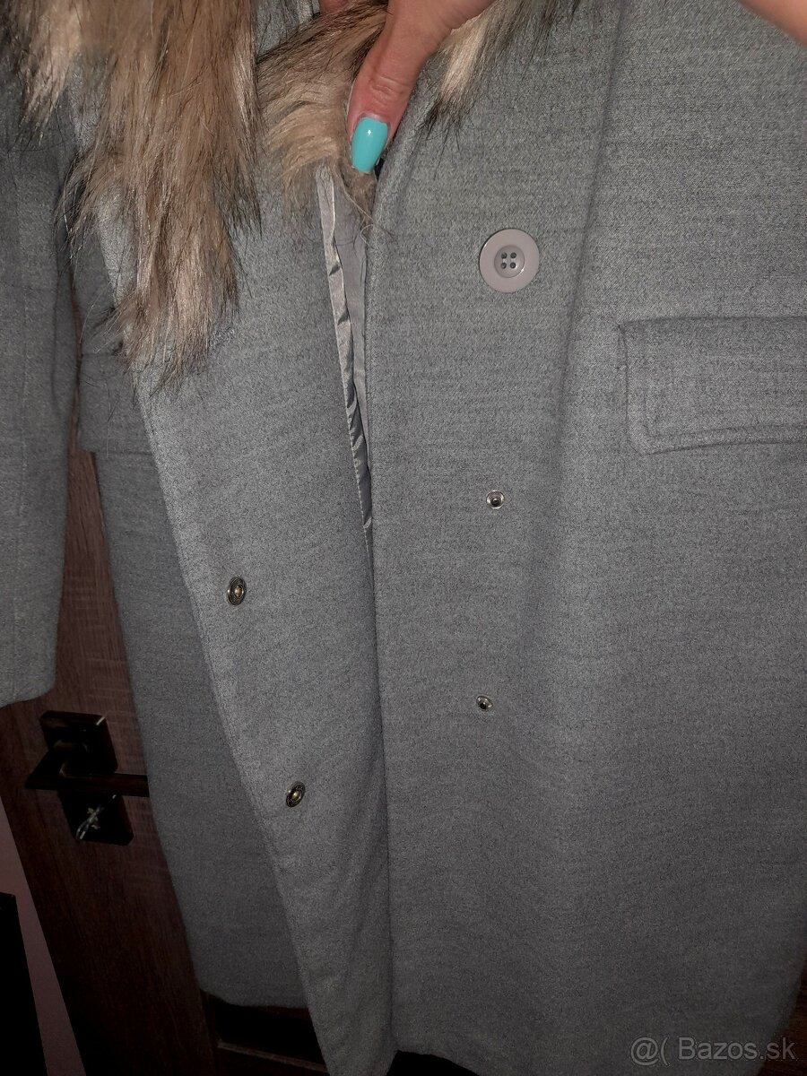 Elegantný dámsky kabát s kožušinou - 5