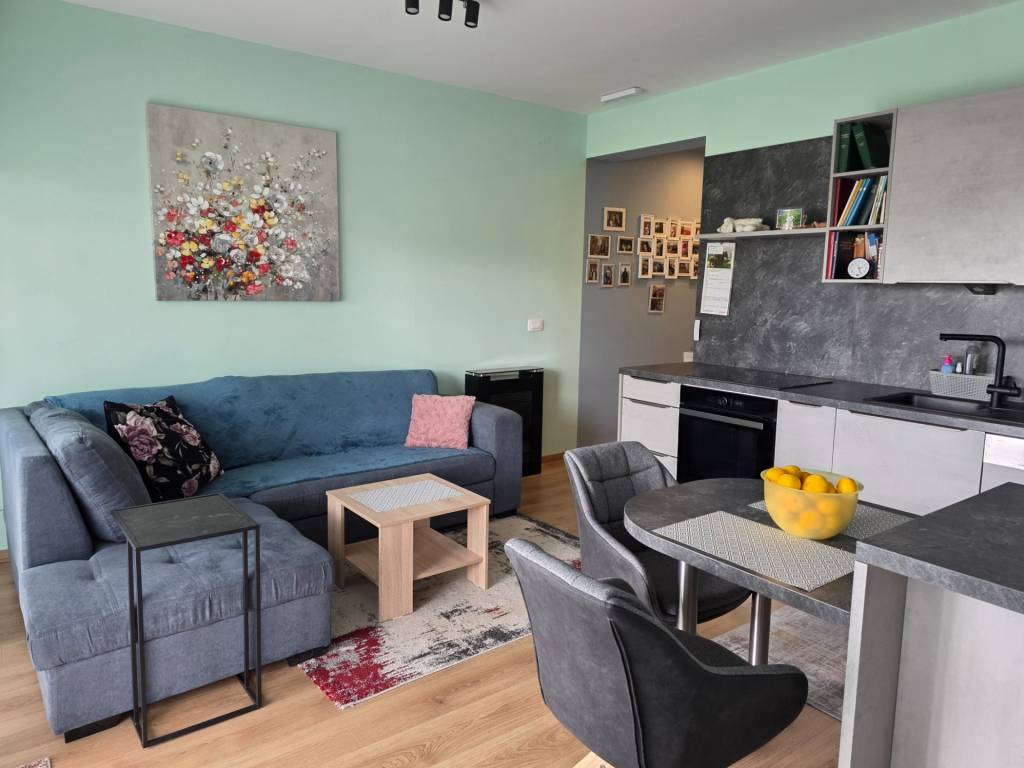 CHORVÁTSKO - 3 izbový apartmán v novostavbe 140 m od mora- V - 5