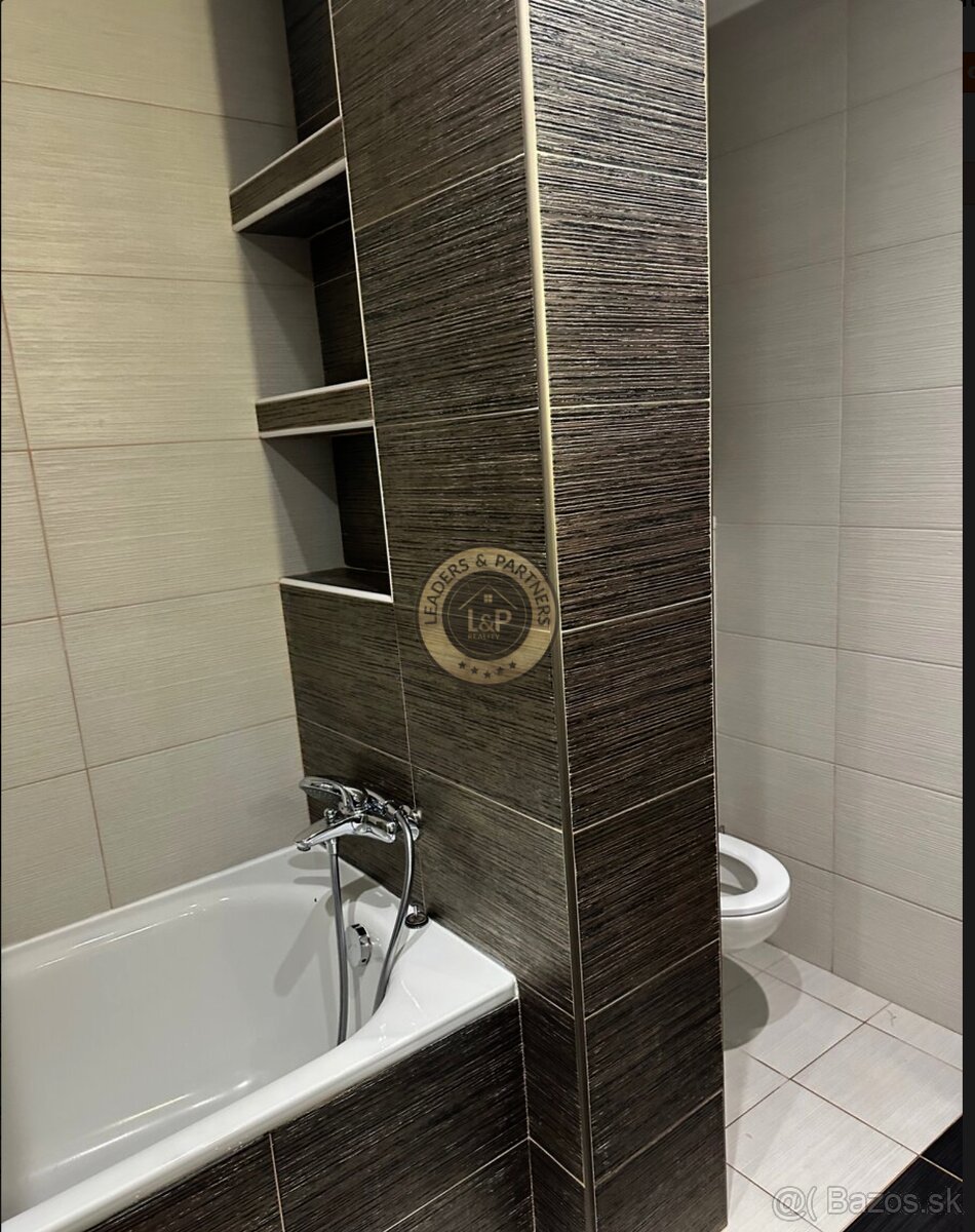 L&P | Prenájom priestranného 3-izbového bytu –Trenčianska ul - 5