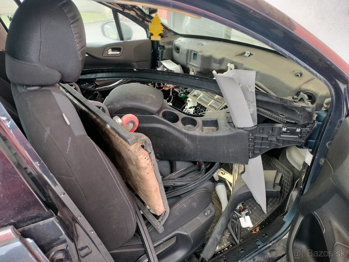 Predám v celku poprípade aj nd Citroen c4 - 5