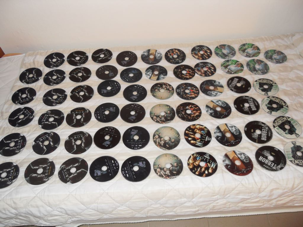 233dvd serialy+200dvd 18+ videa - 5