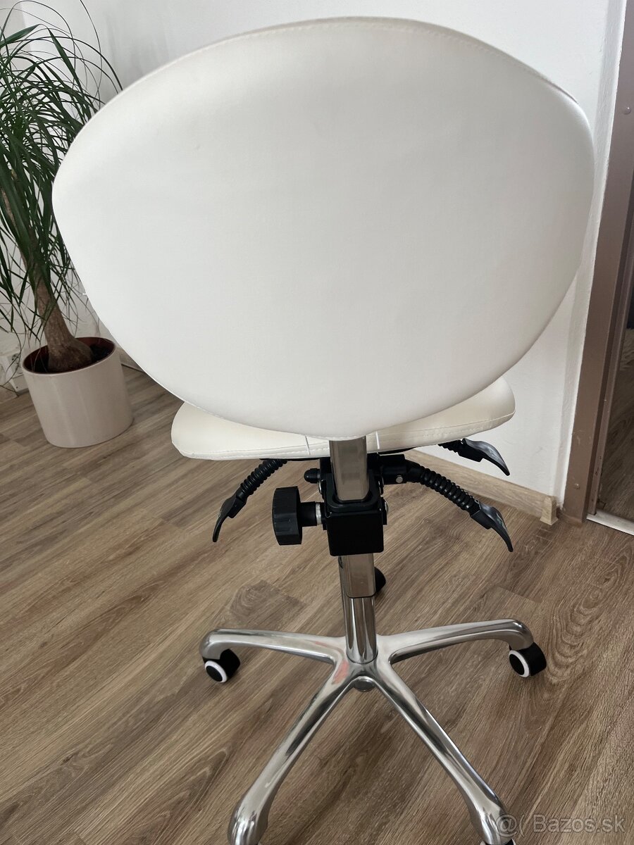 Kozmetická stolička - 5