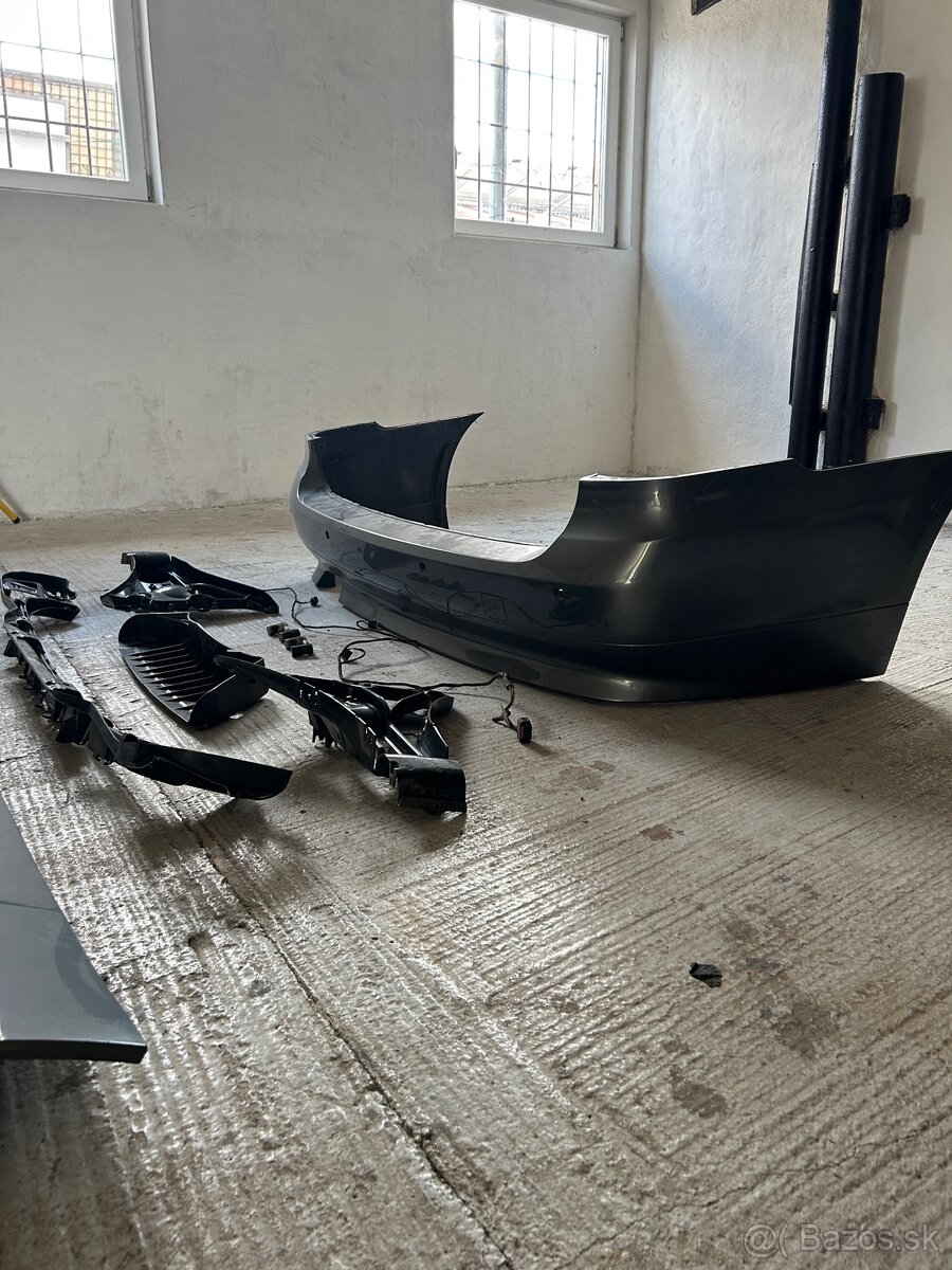 BMW E61 zadný nárazník komplet, prahy, podprahové lišty - 5