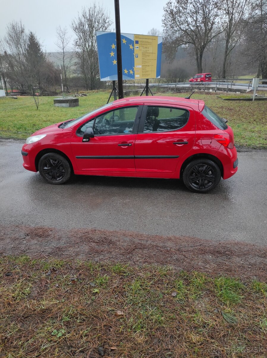 Peugeot 207 1.4i rv 2009 - 5