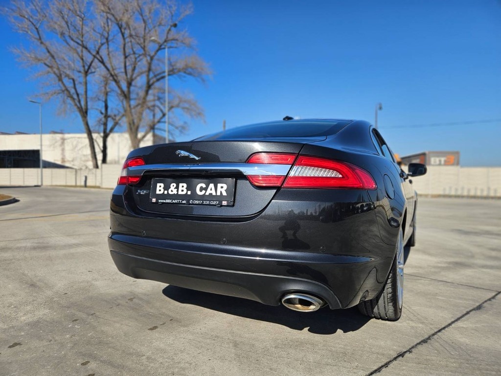 Jaguar XF 2.2D i4 Luxury Automat EDITION - 5