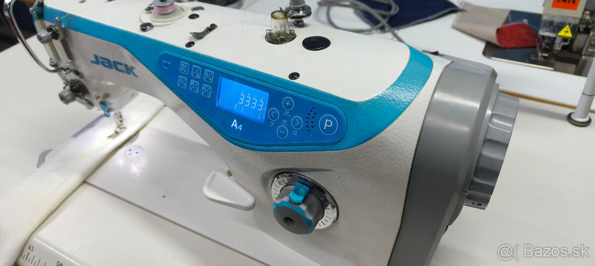 Průmyslový automaticky šicí stroj Jack A4 - 5