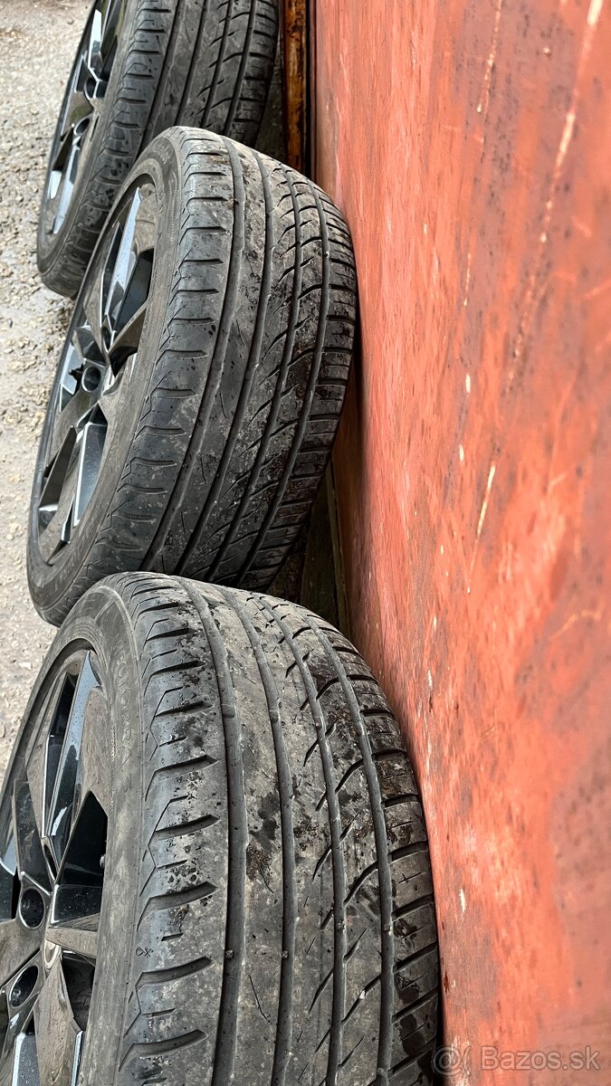 Octavia 4 letná sada 5x112 r18 - 5