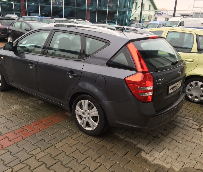 Kia Cee'd Sportswagon 1.6 CRDi SK ŠPZ - 5