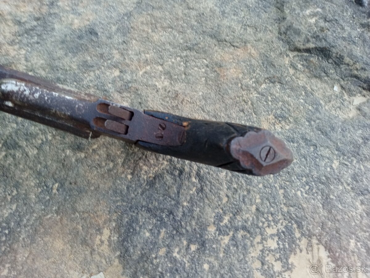 Lefosovy pištoľ dvojhlavnovy - 5