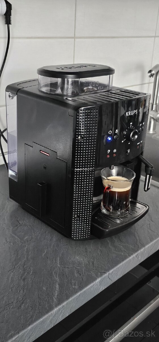 Kávovar Krups EA81 - 5