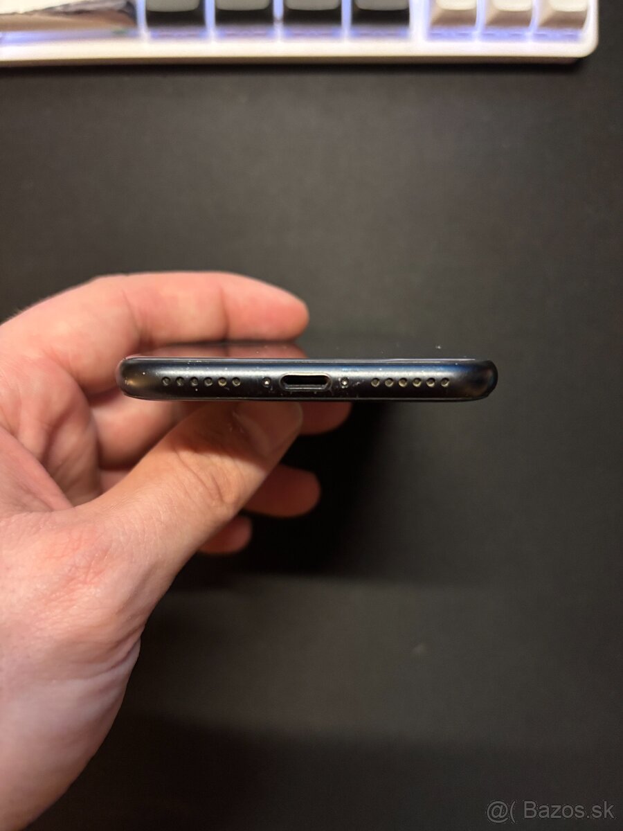 iPhone SE 2020 – čierny (64GB) - 5