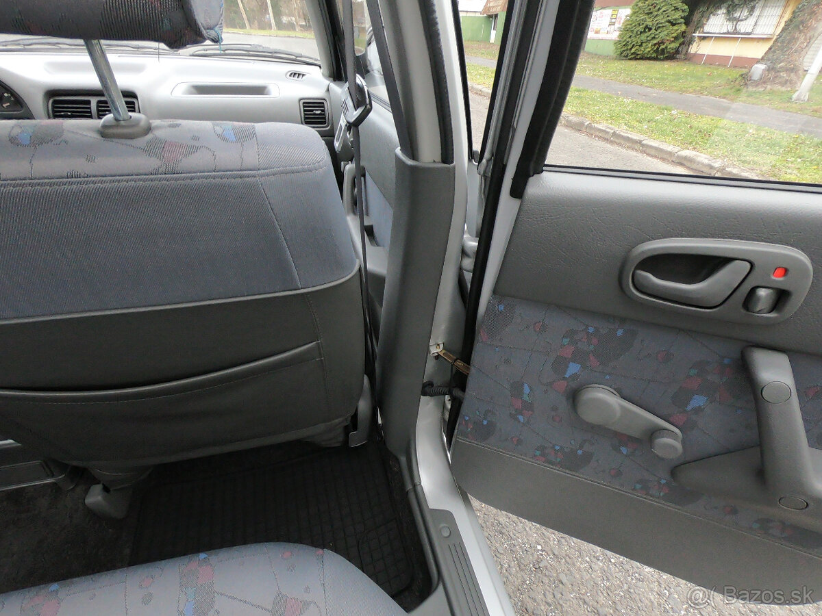 Suzuki Swift 1.3GL Rok výroby 2001 - 5