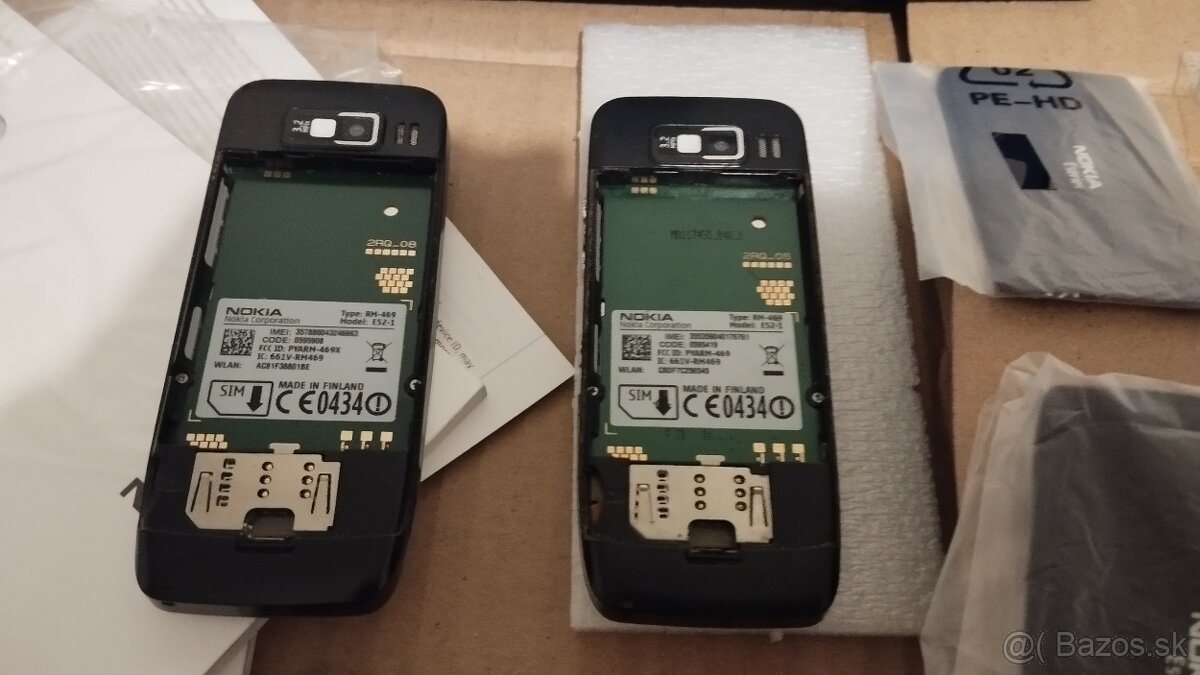 2x Nokia E52 Kompletní balení - 5