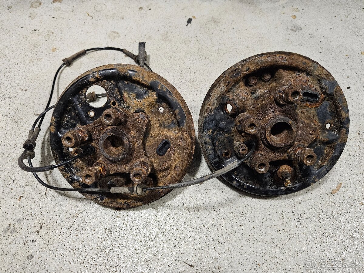 Fiat 500 2007-2015 loziska zadnich kol - 5