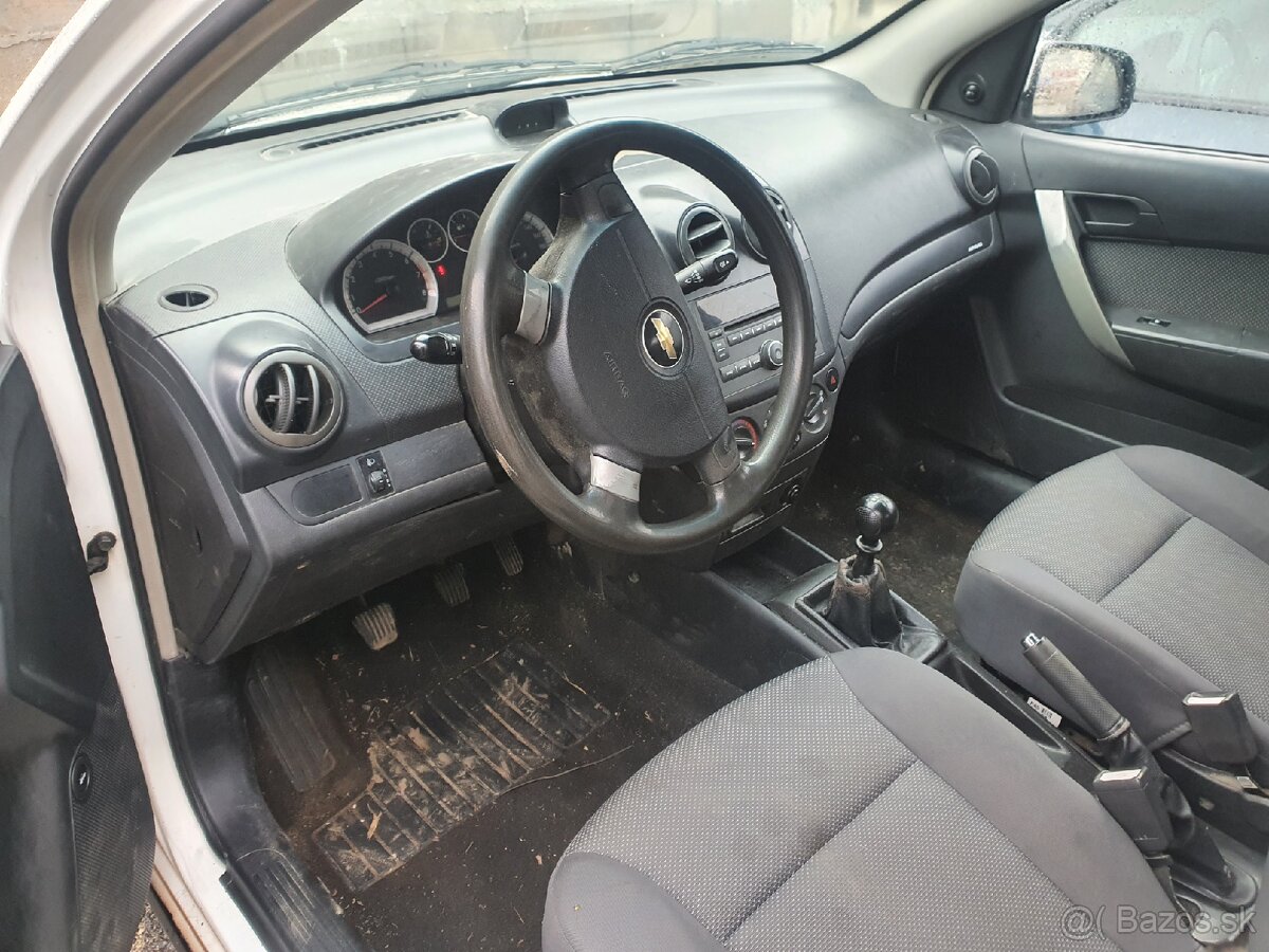 Predám chevrolet aveo 1,4 - 5