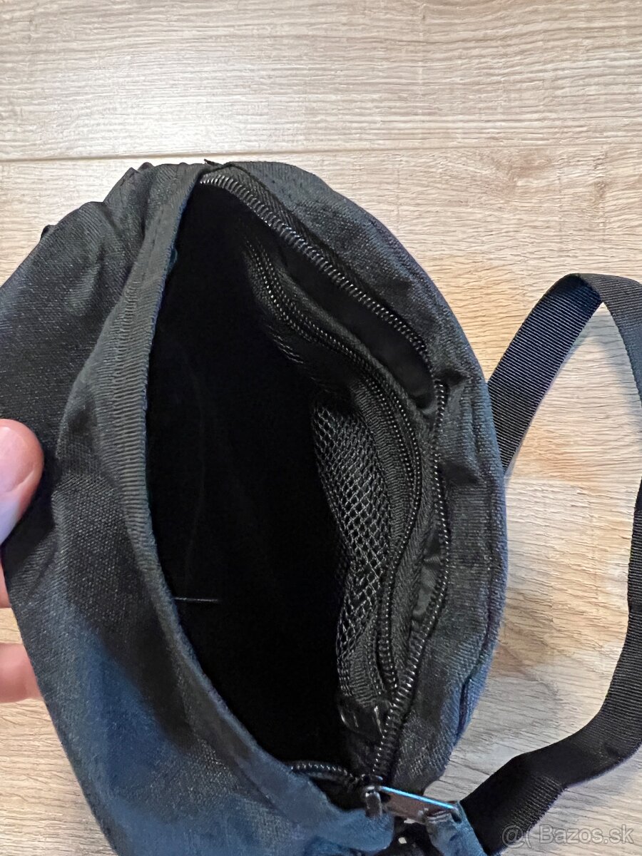 Ladvinka Stussy cierna - 5