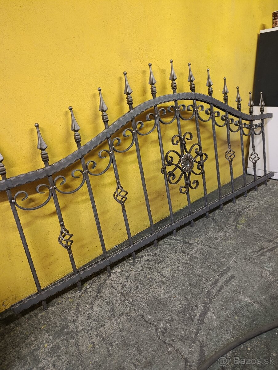 Kované brány, ploty a zábradlia. - 5