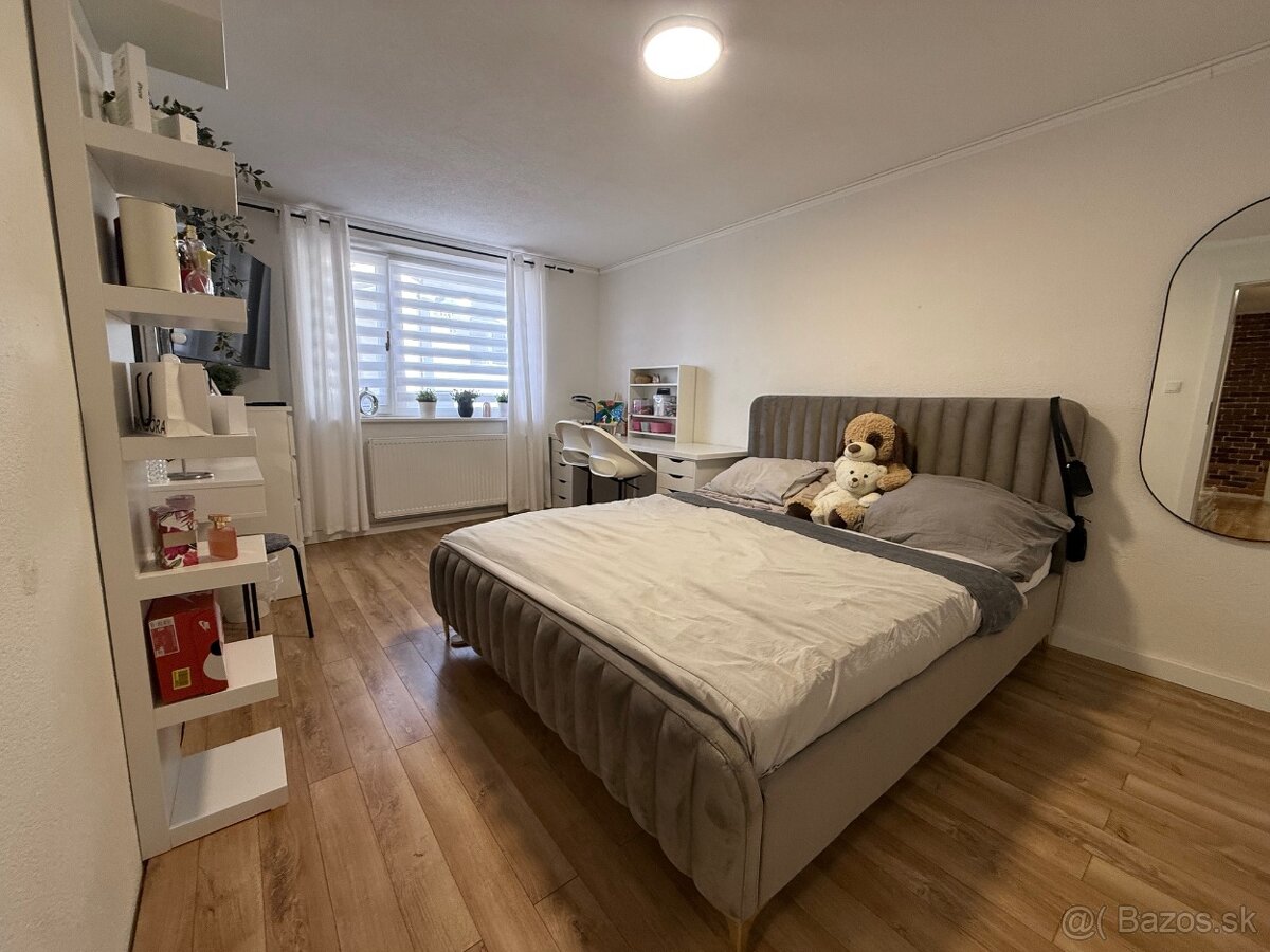 Rodinný dom s 2 bytovými jednotkami - 5