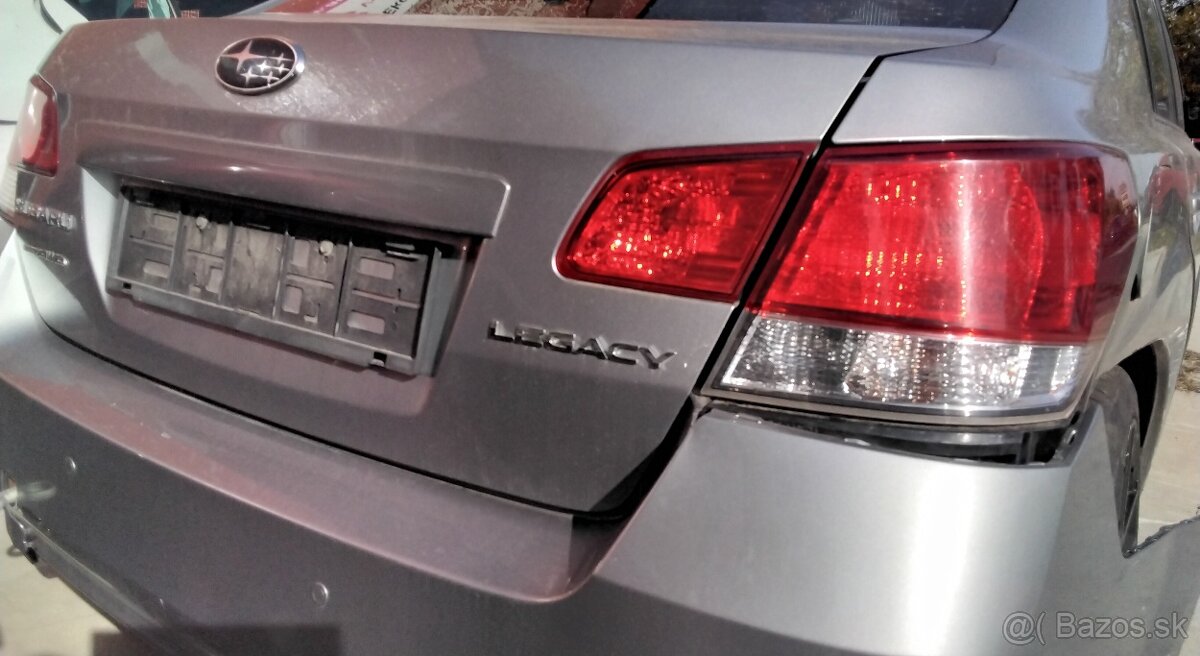 SUBARU LEGACY 2.5 AWD 2010 predám MOTOR EJ25, DVERE, 4X4 - 5