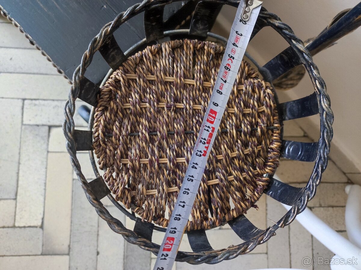 Stôl a stojan na kvety - 5