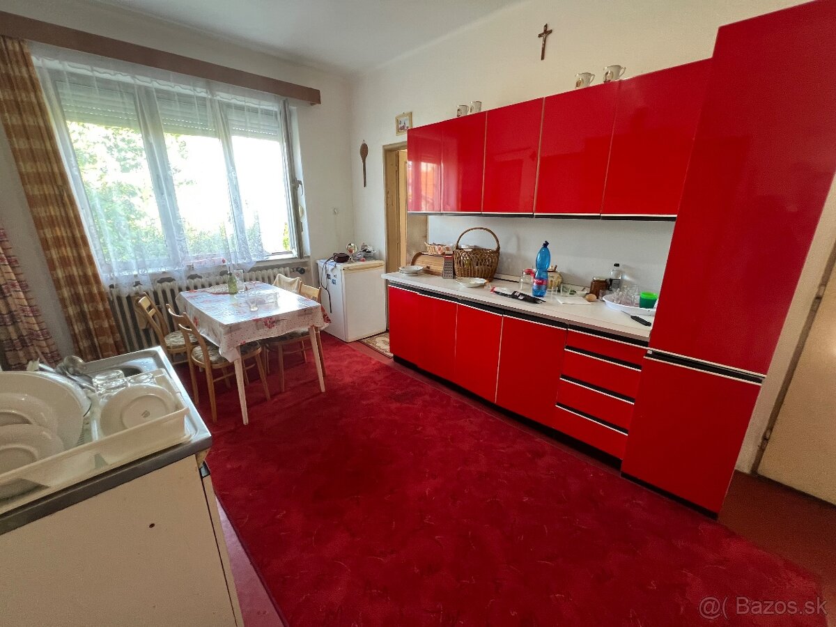 Na predaj poschodový rodinný dom, Hul - 5